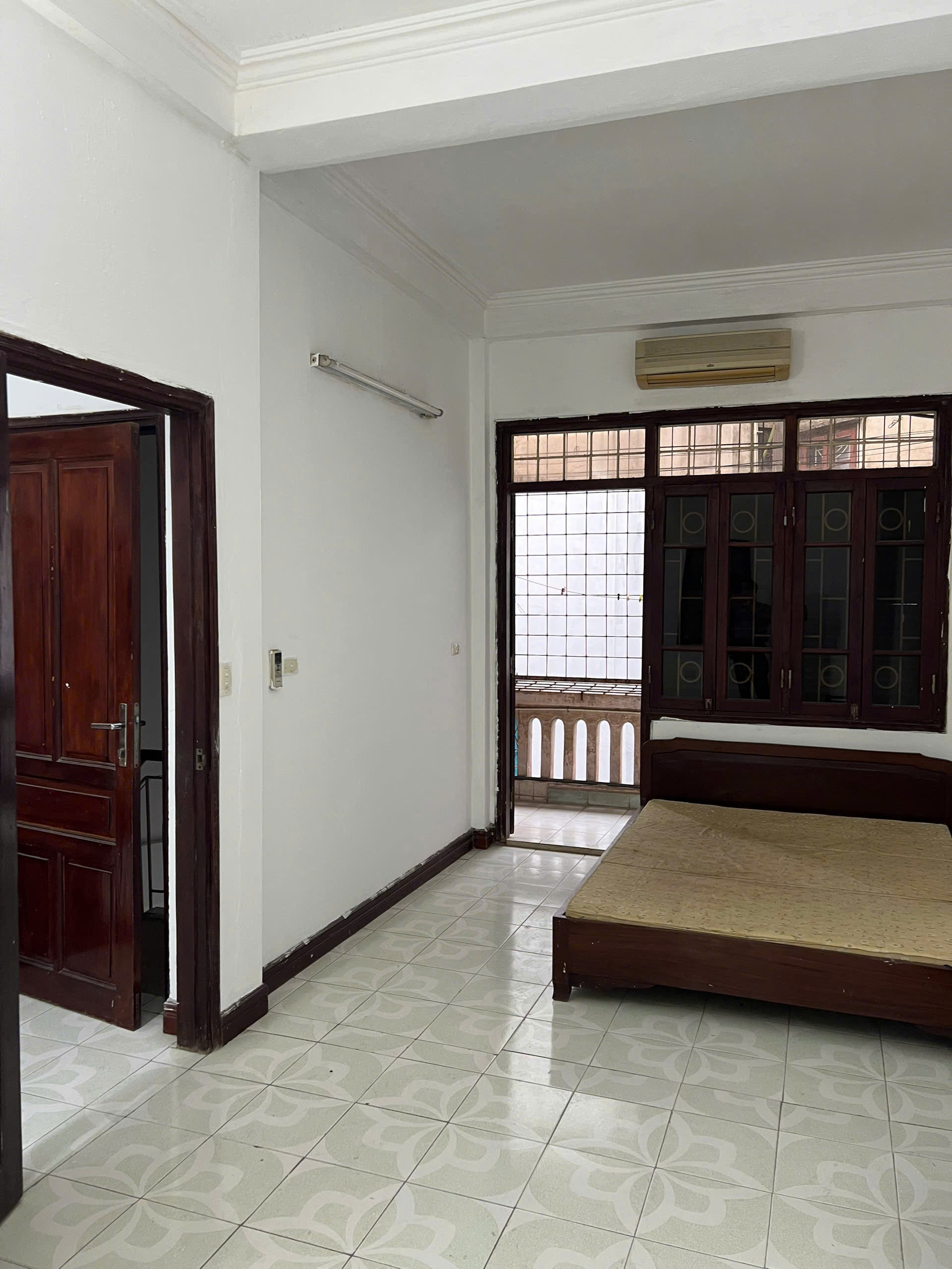 Cho thuê nhà nguyên căn ngõ 128C Đại La, 40m2x3 tầng, 03 ngủ ở gia đình, nhóm chỉ 9tr5 - Ảnh 4